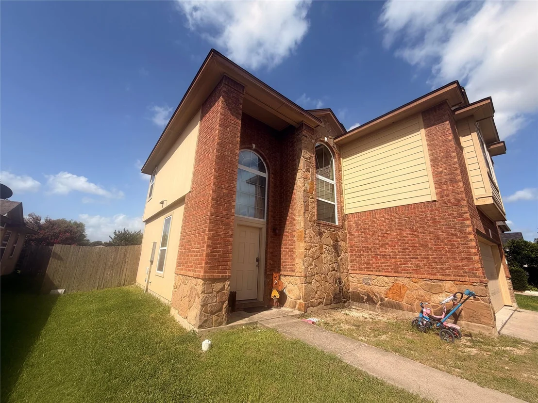 Photo of 124 Langtry LN