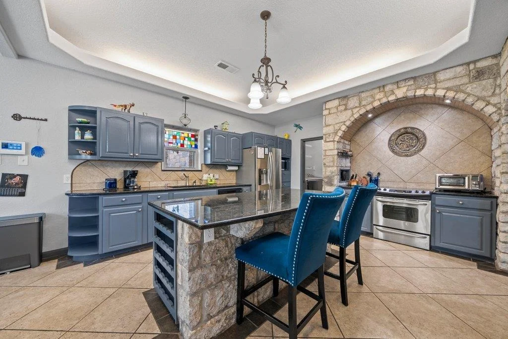 Photo of 209 Lakeview CIR