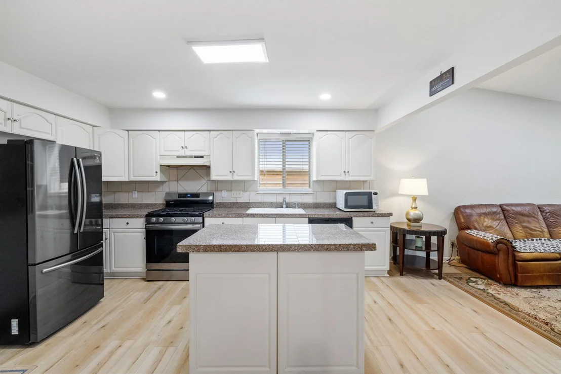 Photo of 607 Elderberry CV