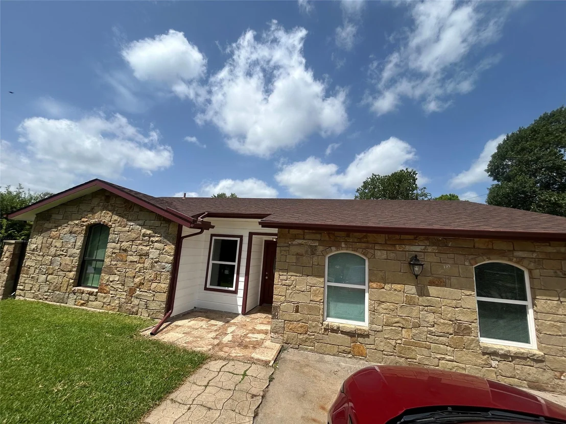 Photo of 1909 Heathwood CIR