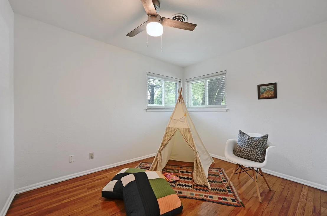 Photo of 1602 Chatham Ave