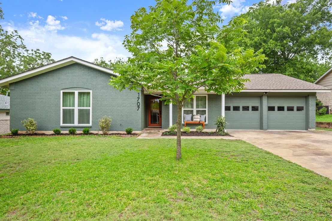Photo of 1707 Raven DR