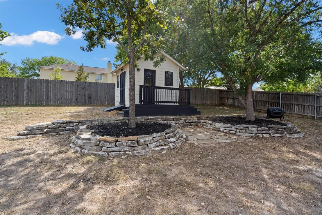 Photo of 1009 Pioneer Bend DR