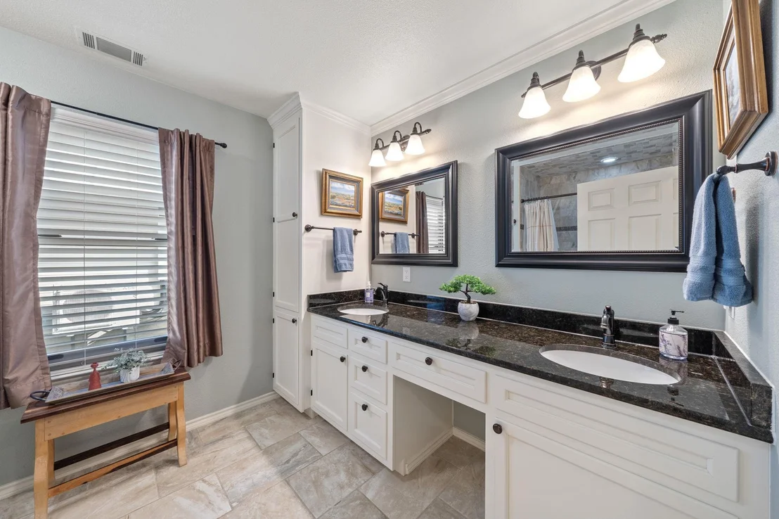 Photo of 25 Doolittle DR