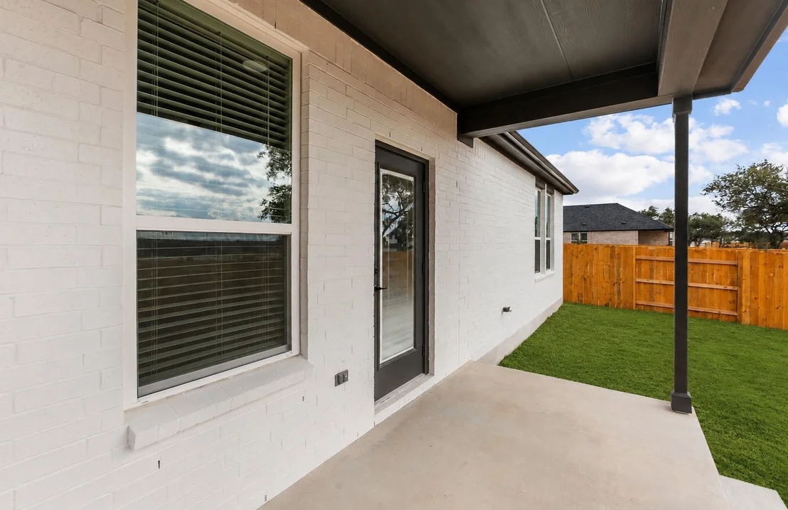 Photo of 124 Adlai Ave