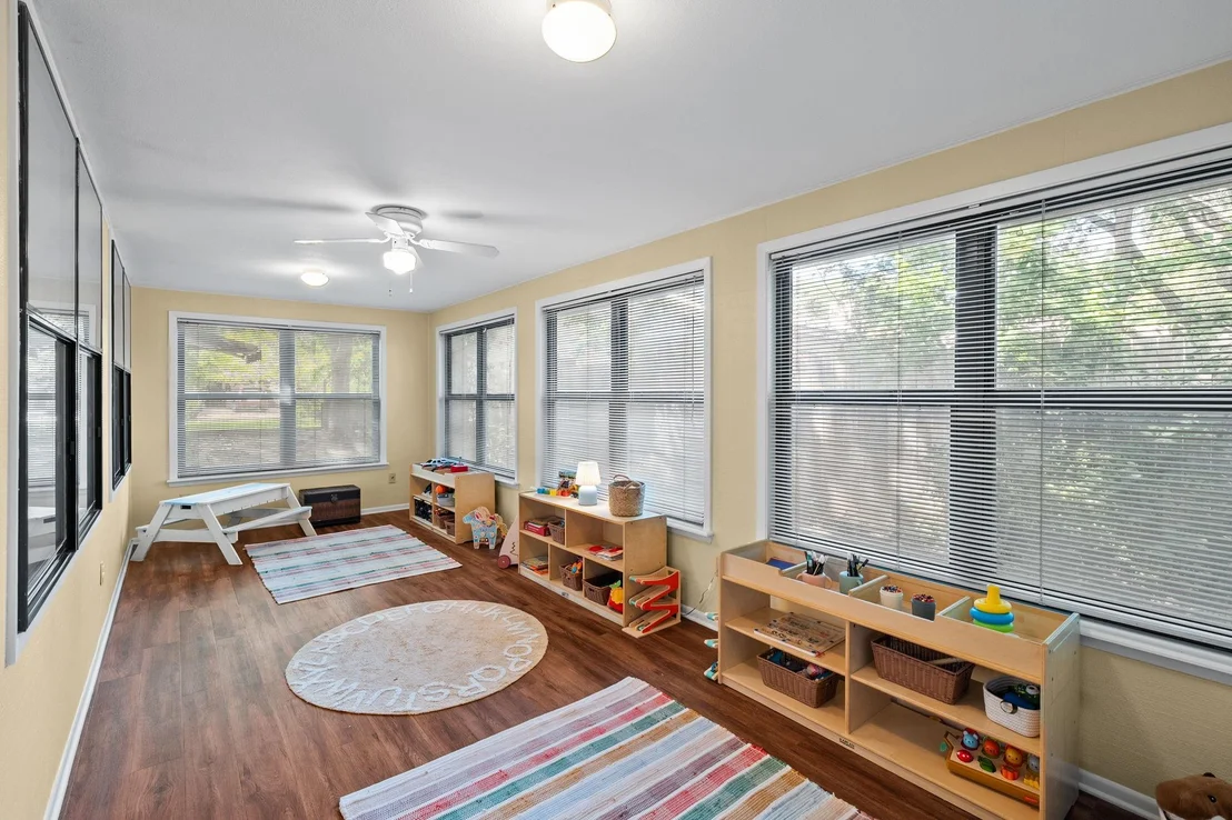 Photo of 301 Tallwood DR