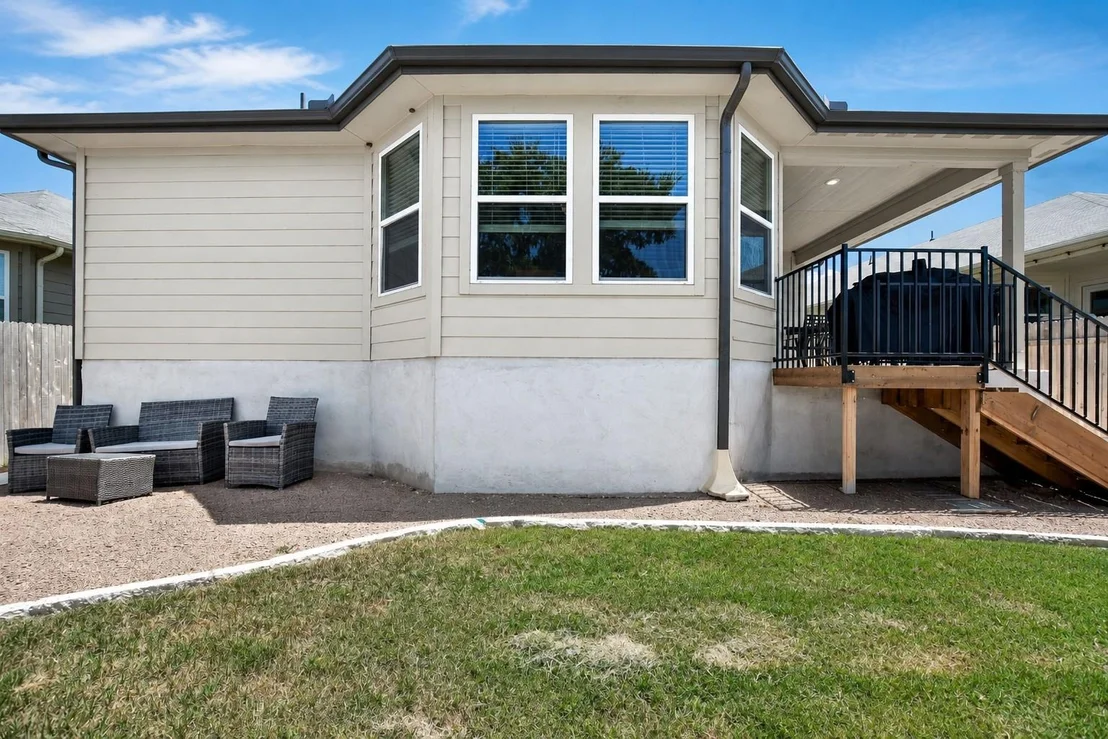 Photo of 1100 View DR