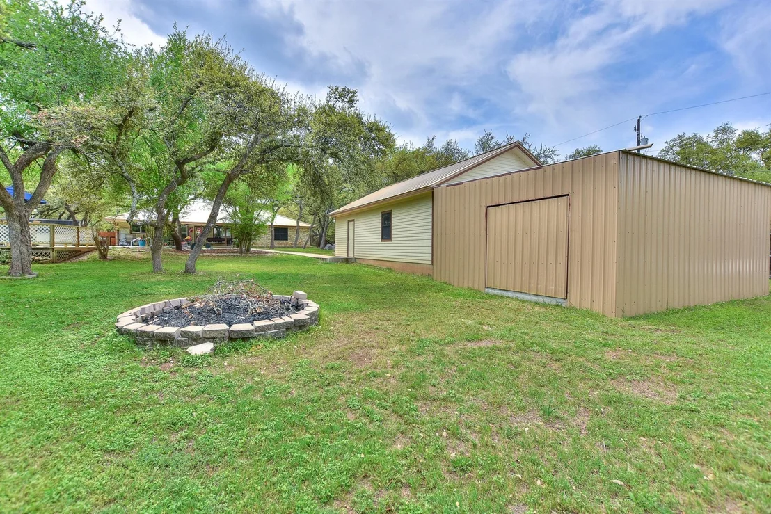 Photo of 527 W ESPARADA DR