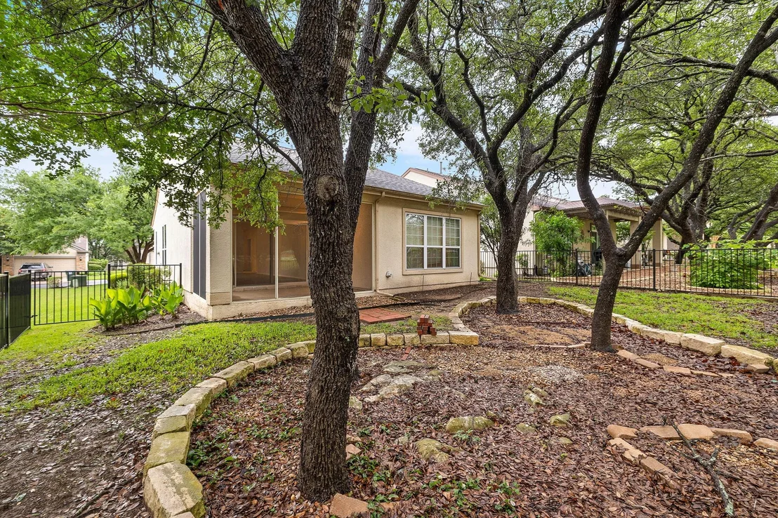 Photo of 108 Farm Hill DR