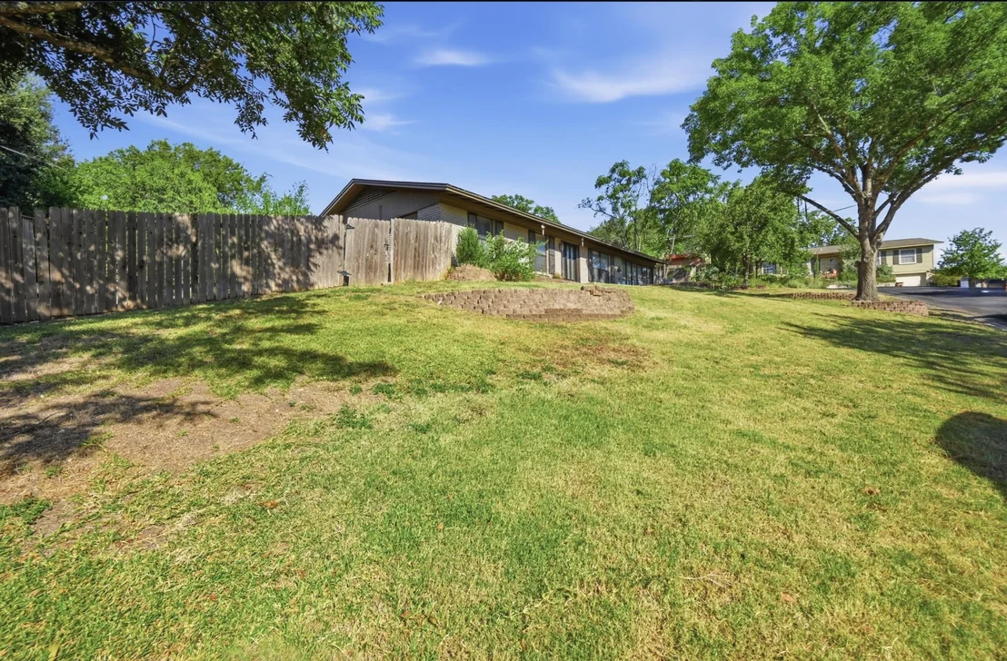 Photo of 2600 Oakhaven DR