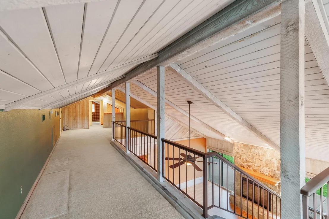 Photo of 2820 Aurora