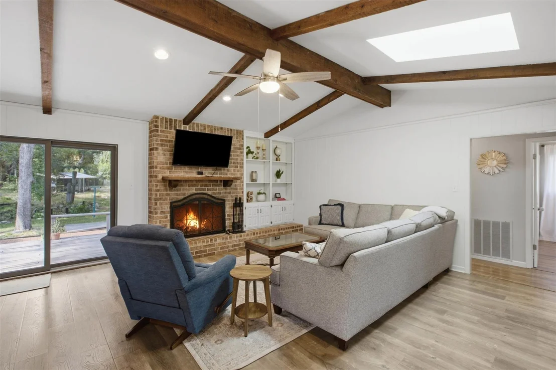 Photo of 4102 Sequoia TRL W