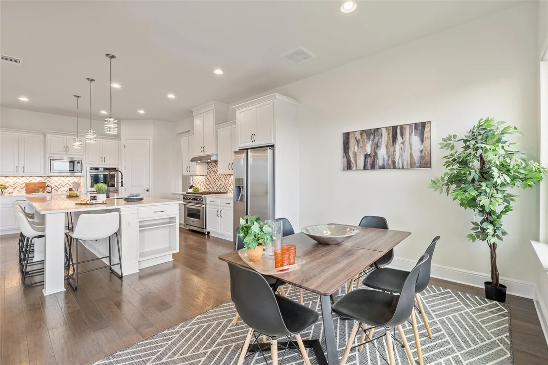 Photo of 412 Lindale CV