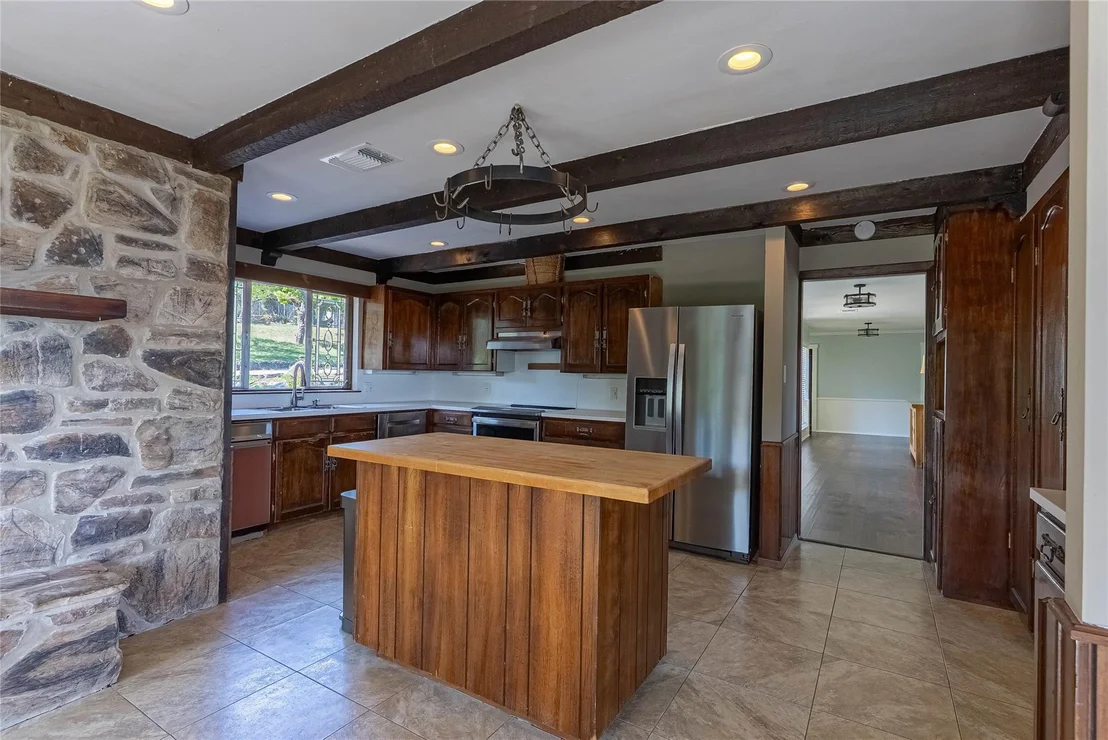 Photo of 18106 Travis CIR