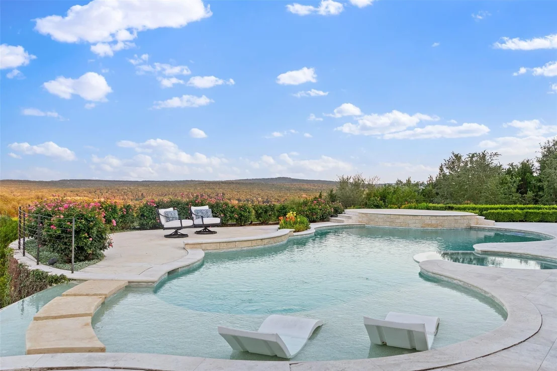 Photo of 6001 Krause LN