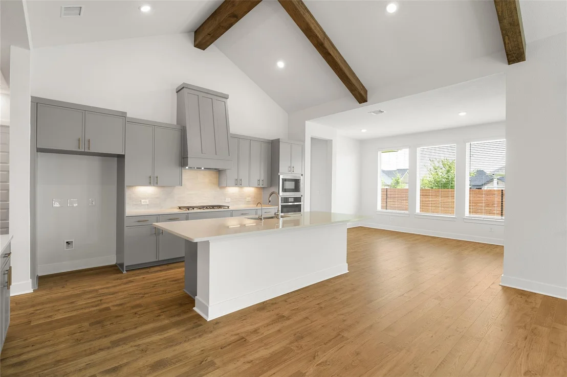Photo of 2105 Tobiano TRCE