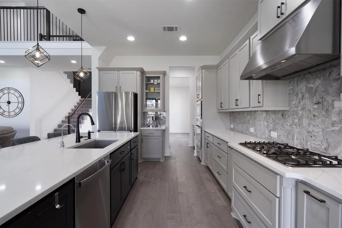 Photo of 4916 Risana BND