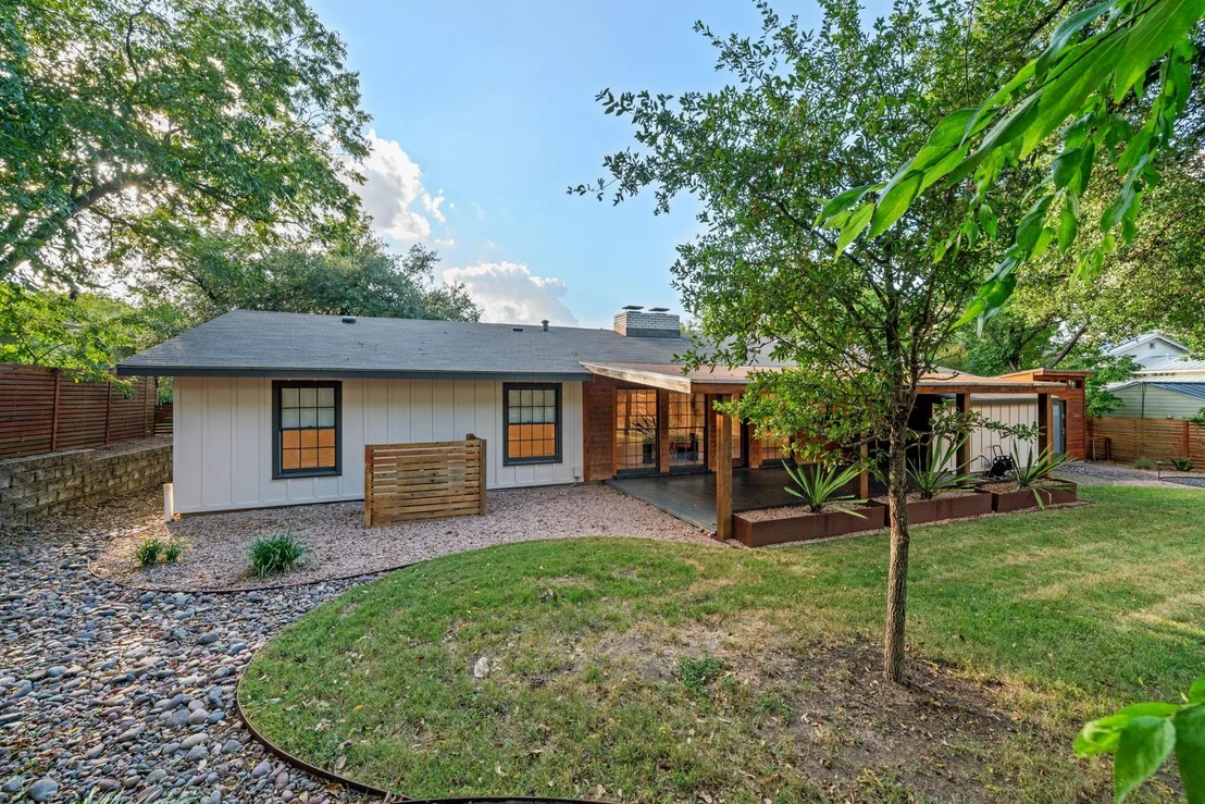Photo of 2703 Oakhaven DR