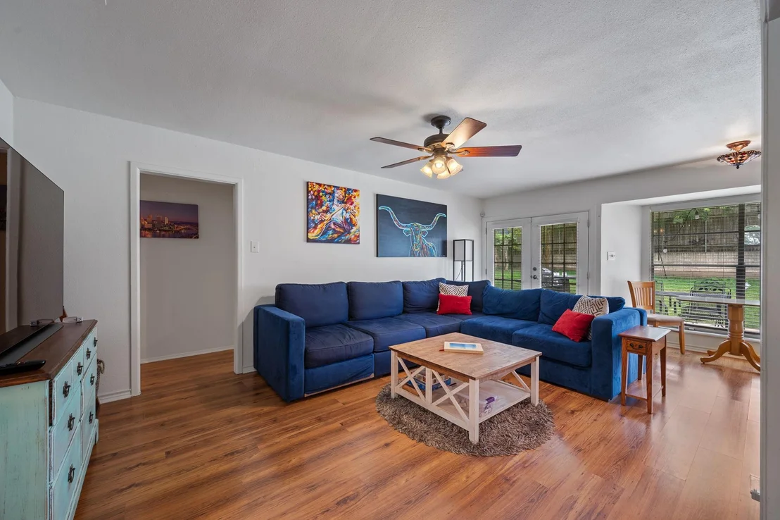 Photo of 1913 Edgeware DR