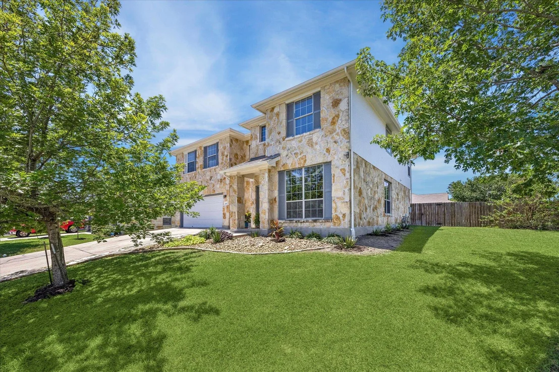 Photo of 643 Shadow Creek BLVD