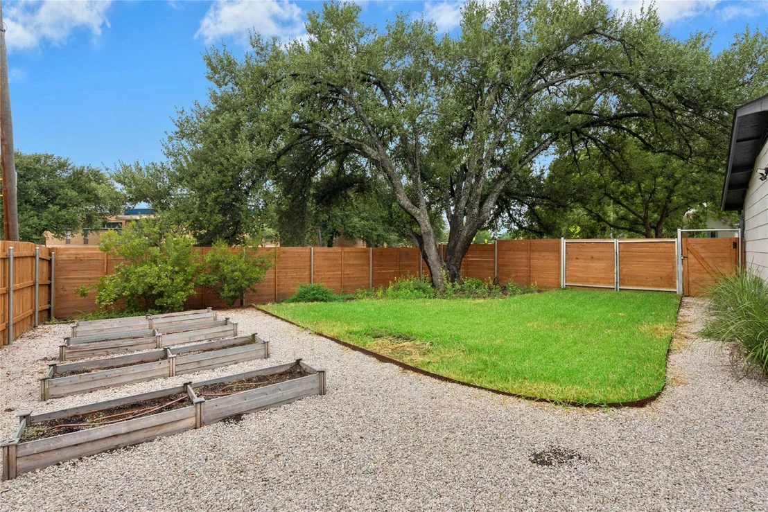 Photo of 8601 Winding WALK