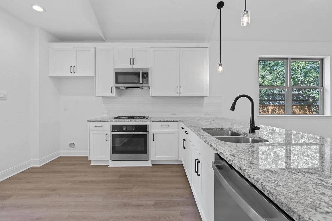 Photo of 330 Orleanian DR
