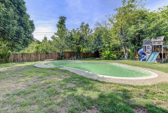Photo of 6905 Drexel DR