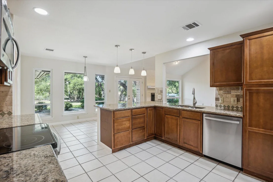 Photo of 1318 Lost Creek BLVD