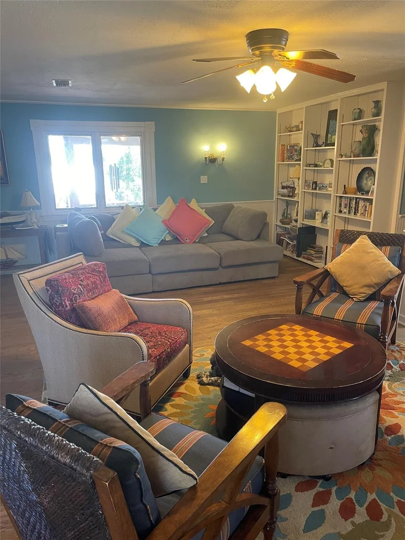 Photo of 138 Suzann LN
