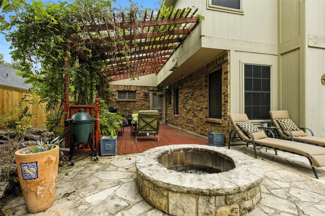 Photo of 1113 Pebble Brook RD