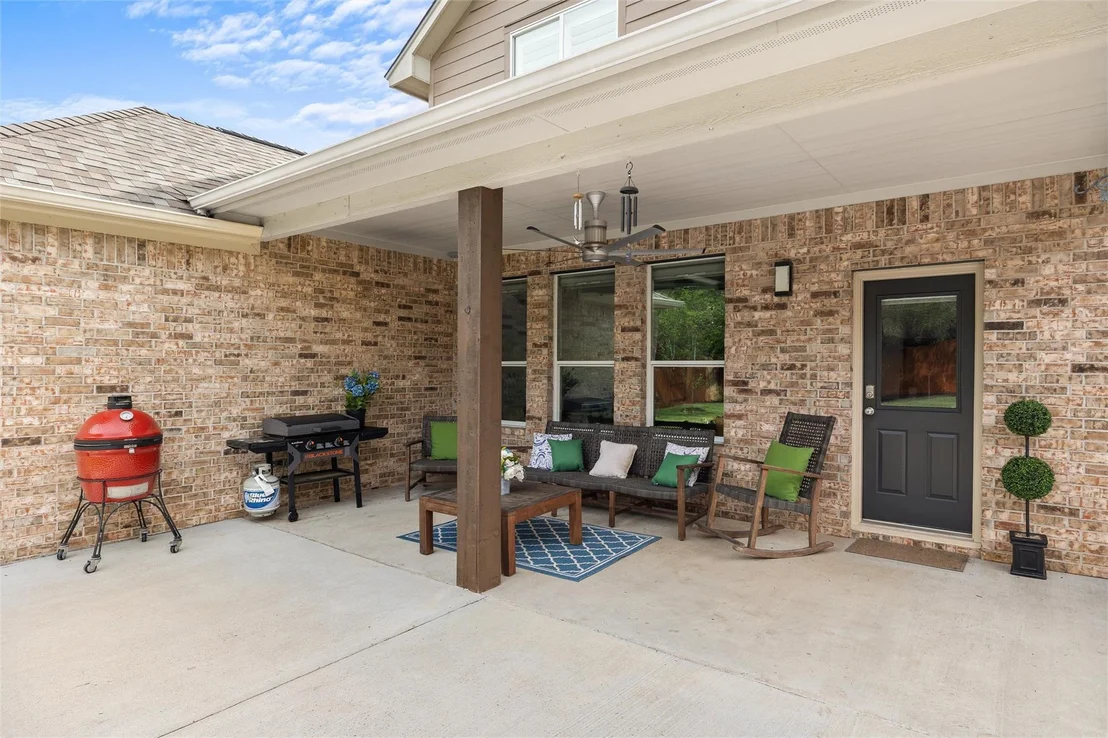 Photo of 200 Lexington DR