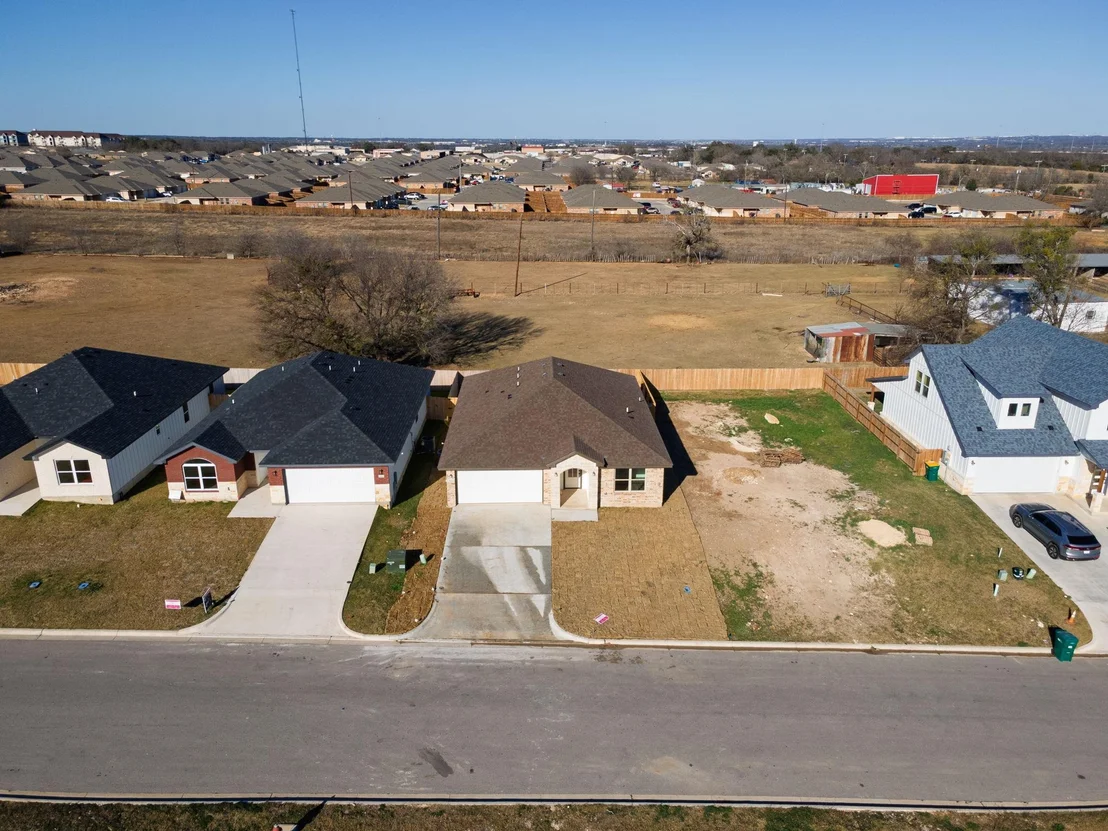 Photo of 2123 Blackhawk LOOP