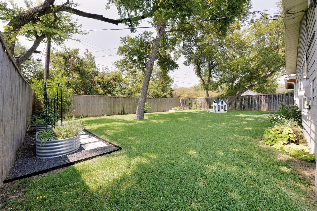 Photo of 1601 Northridge DR