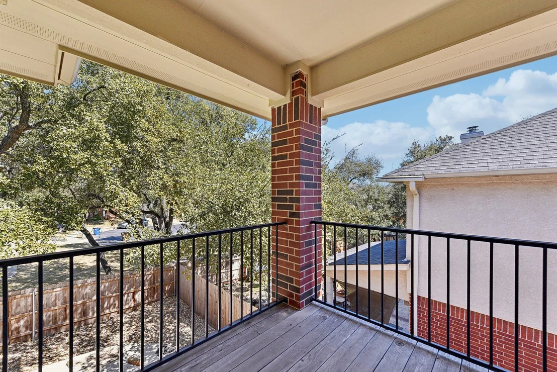 Photo of 3998 Lord Byron CIR