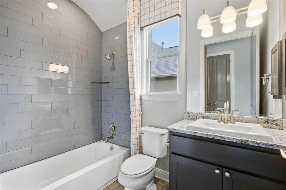 Photo of 111 Loysoya ST