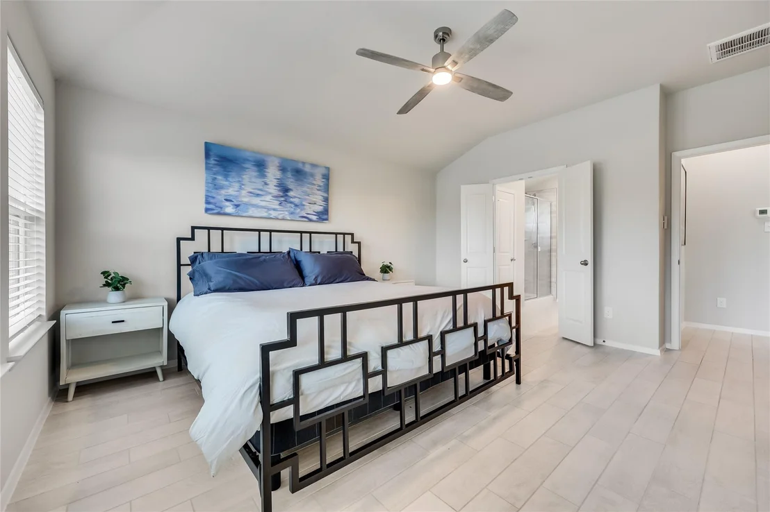 Photo of 21522 Horseshoe LOOP
