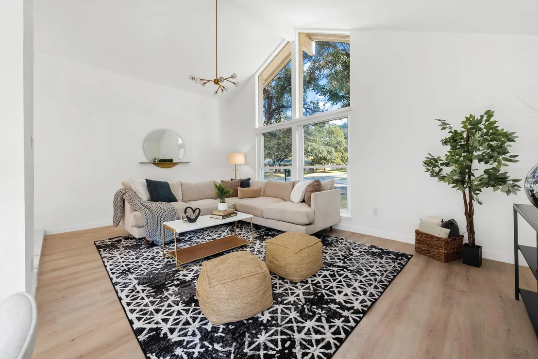 Photo of 1111 Quail Park DR