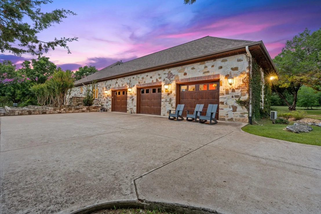 Photo of 8121 Bluff TRL