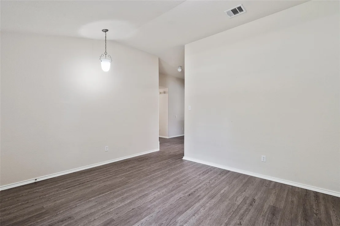 Photo of 3924 Links LN