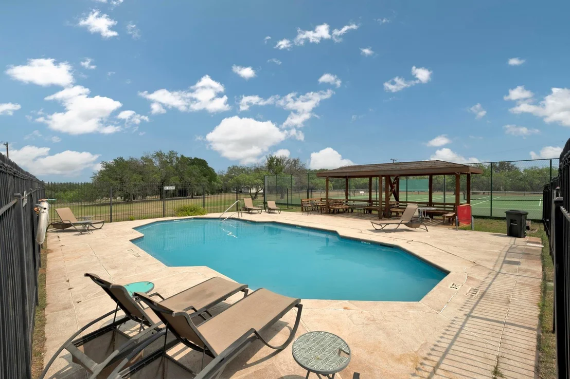Photo of 420 Bedford DR
