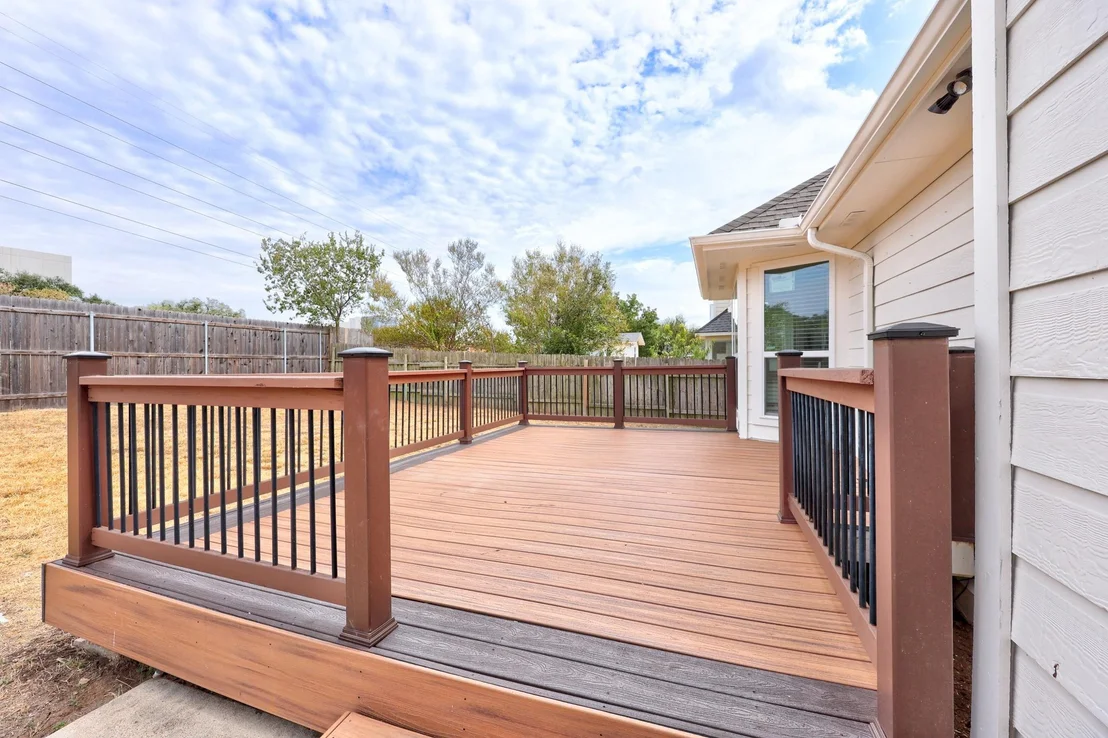 Photo of 1245 Lacey Oak LOOP
