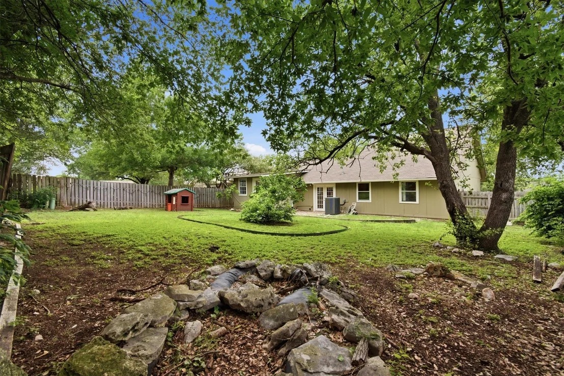 Photo of 4011 Hillside DR