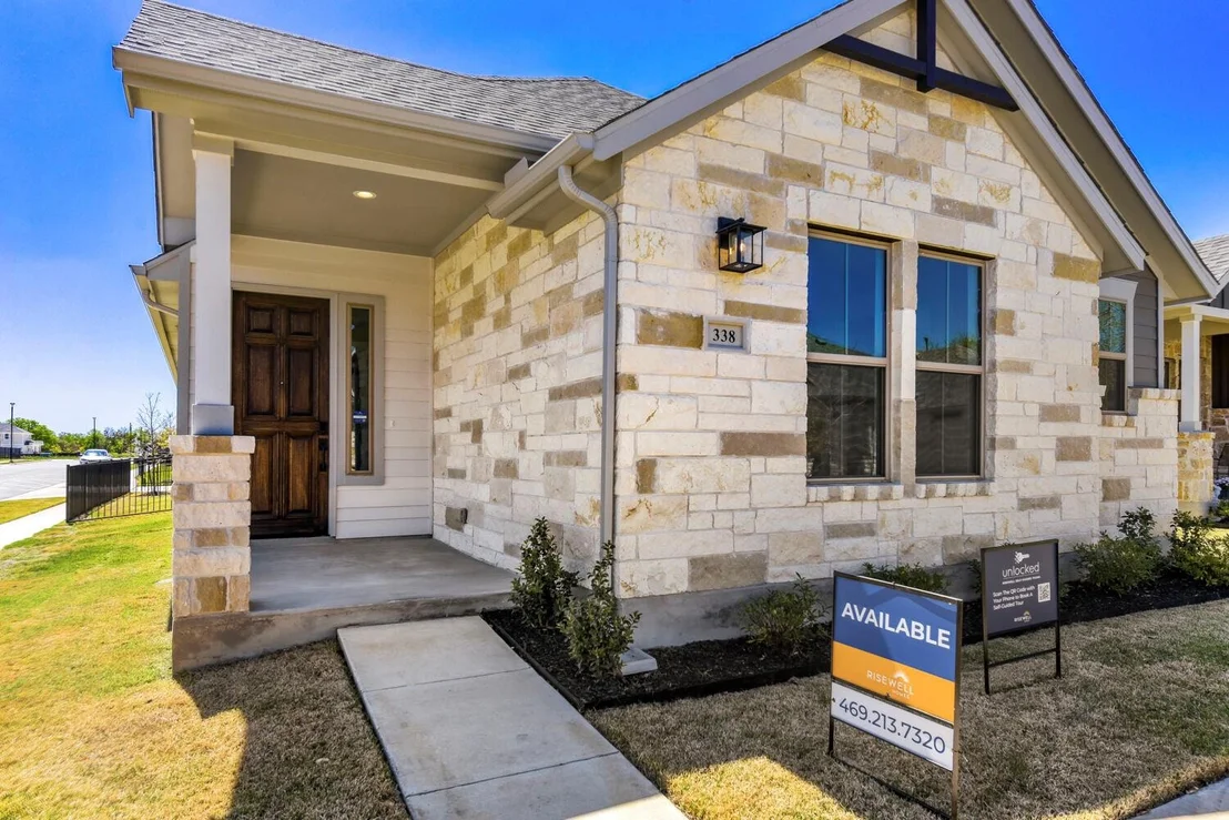 Photo of 338 Orleanian DR