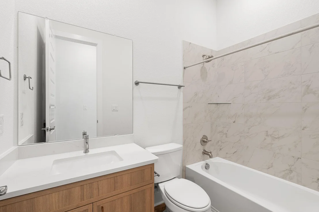 Photo of 2212 Tobiano TRCE