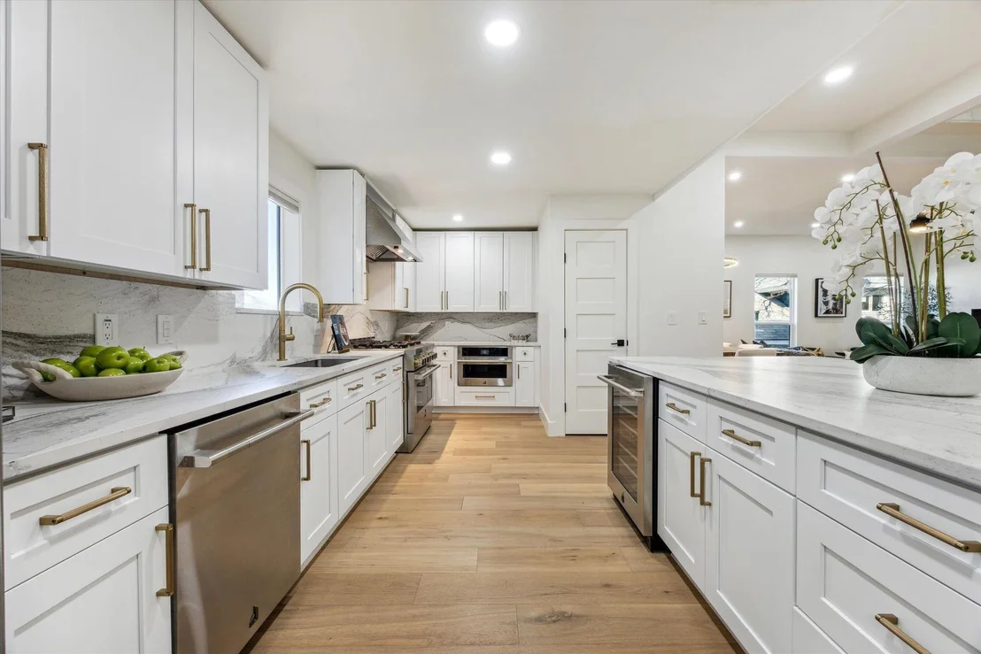 Photo of 1117 W 9th ST