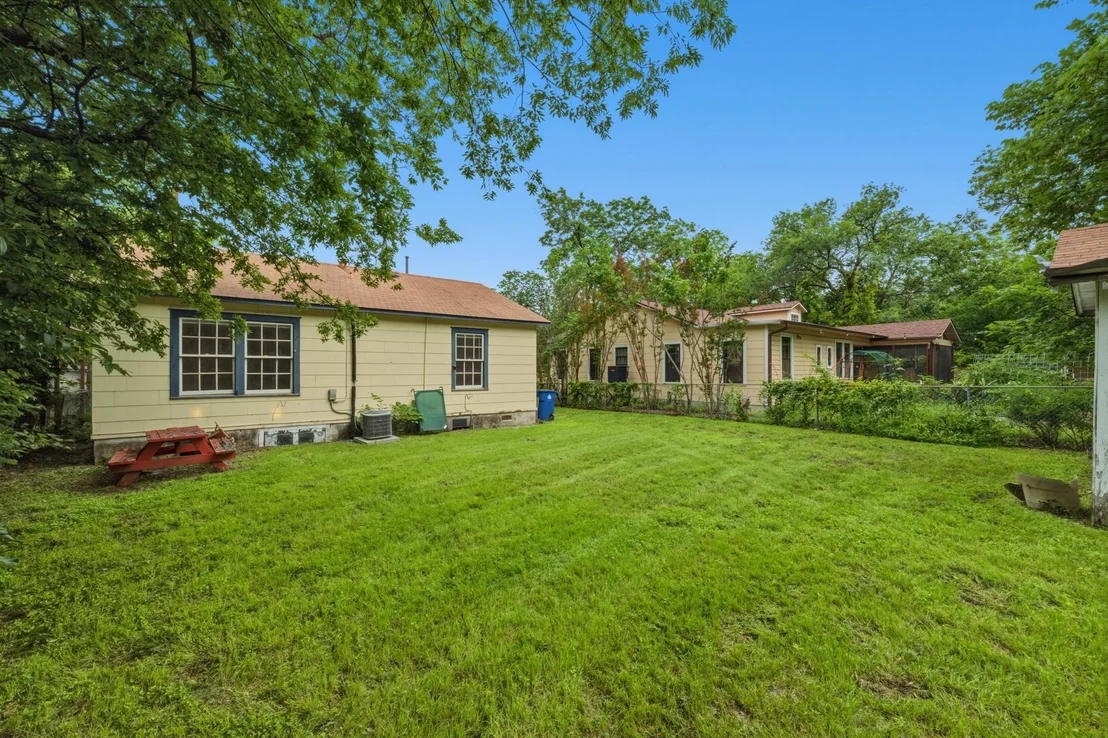 Photo of 5707 Joe Sayers Ave
