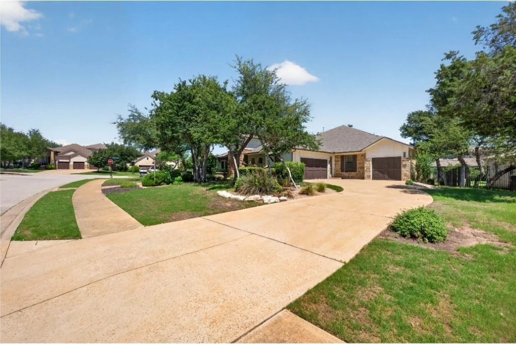 Photo of 102 Kildrummy LN