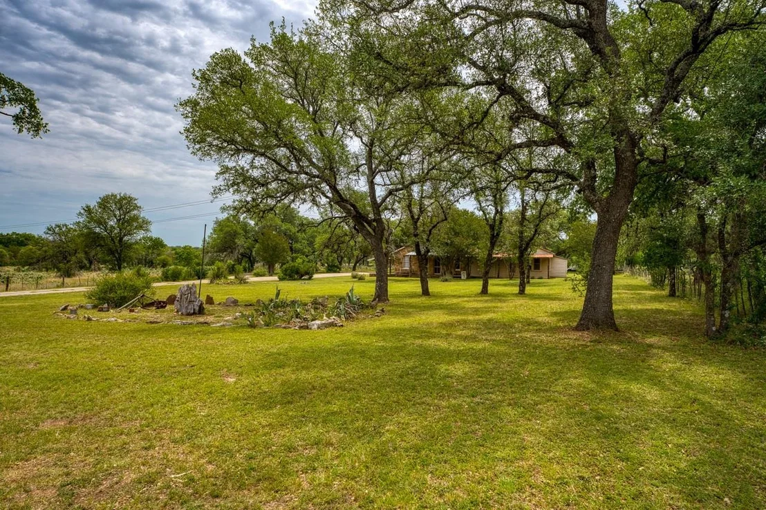 Photo of 624 N US 281