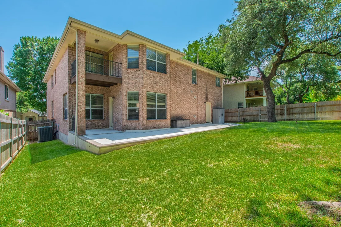 Photo of 3988 Lord Byron CIR