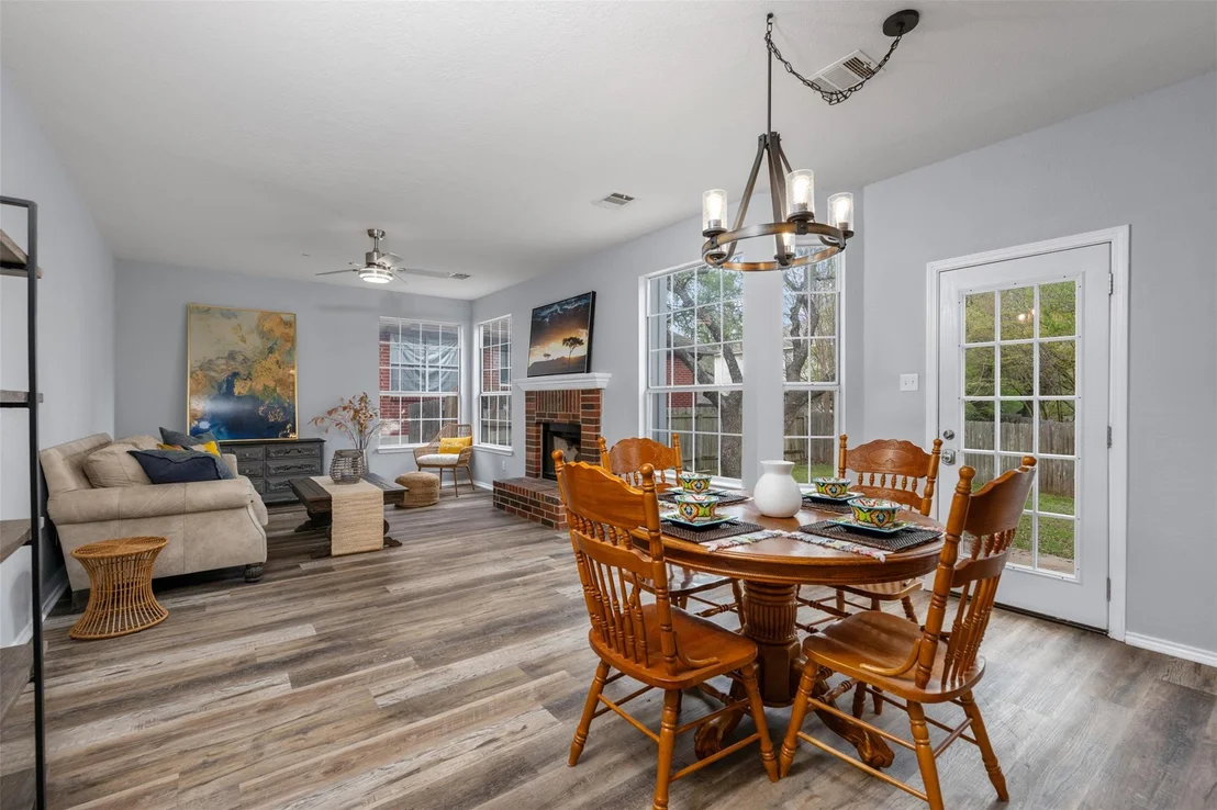 Photo of 1107 Sugarberry DR